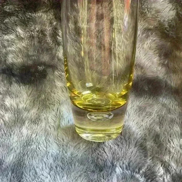 Beautiful Tall Yellow color Glass  Vase - Picture 3 of 16